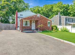 180 N Coleman Rd, Centereach, NY 11720