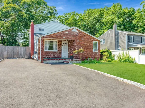 180 N Coleman Road, Centereach, NY 11720