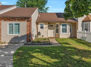 5 Heywood Ln, Sicklerville, NJ 08081