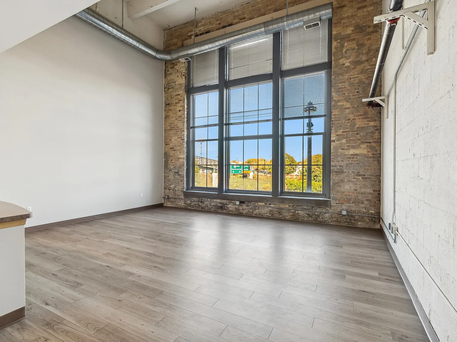 Blue Ribbon Lofts — Photo 3