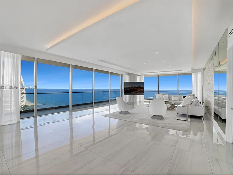 10203 Collins Ave #2501 — Photo 4