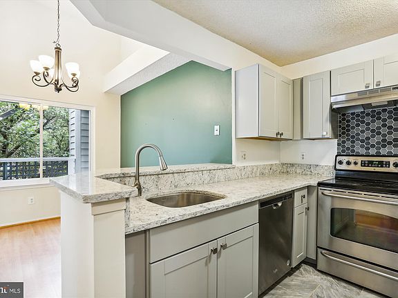 4th image of 11719 E Summerchase Cir #1719