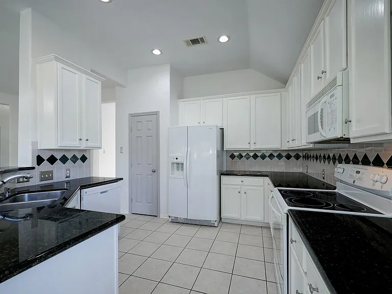 17407 Winfield Sq — Photo 13