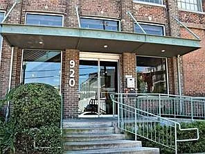 1 bed, 1.0 bath, 589 sqft, $1,650 — Photo 2