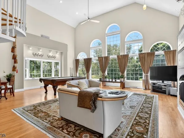 905 Kip Ln, Branchburg Twp., NJ 08853