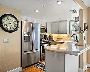 3 bed, 2.5 bath, 1232 sqft, $4,000 — Photo 4