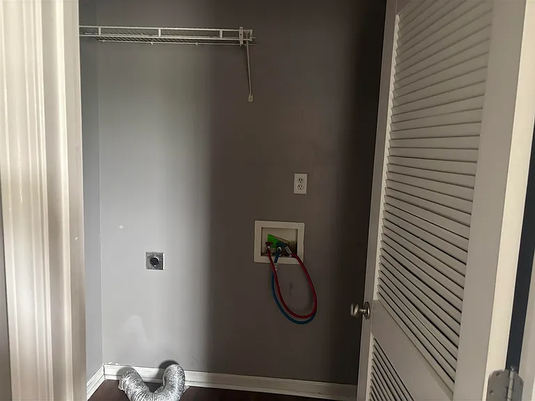 180 Coachman Ct — Photo 5
