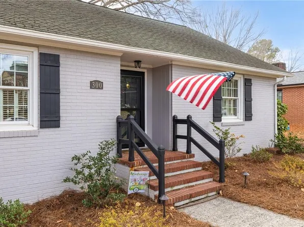 300 N Hawthorne Rd, Winston Salem, NC 27104