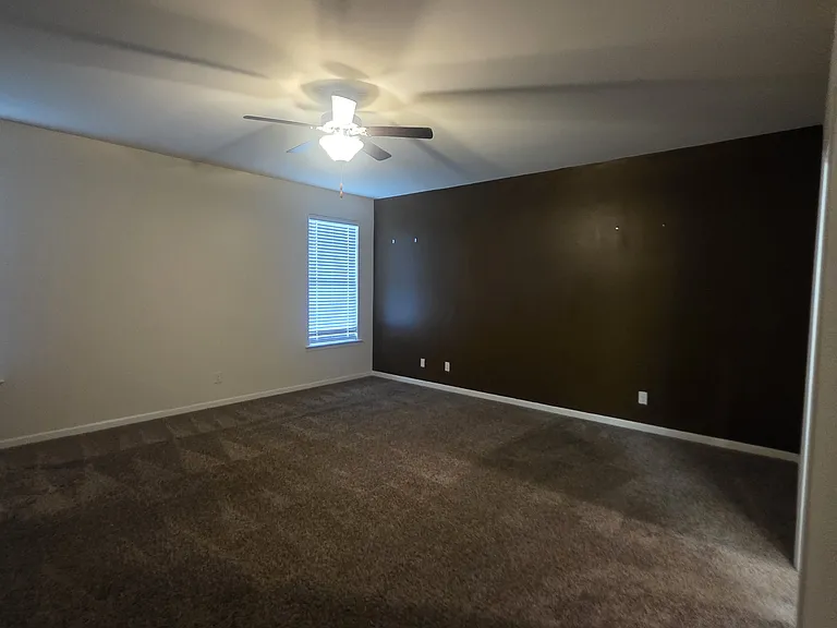 1393 Shipyard Dr — Photo 12