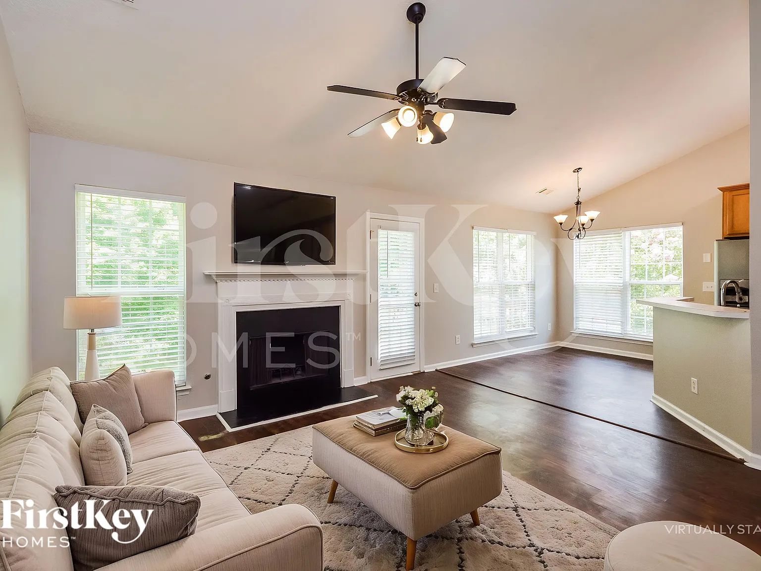 3 bed, 2.5 bath, 2262 sqft, $2,185 — Photo 3