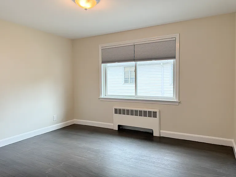 115 Grove St — Photo 6