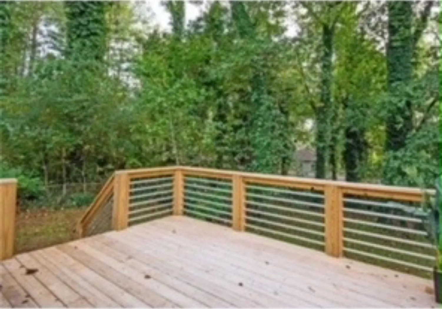 Beautifully renovated 3/2 home in Belvedere Park — Photo 2