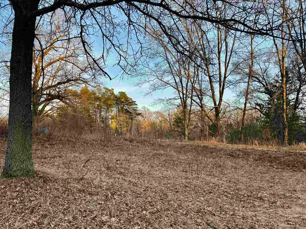 2730 S Clare Ave, Clare, MI 48617