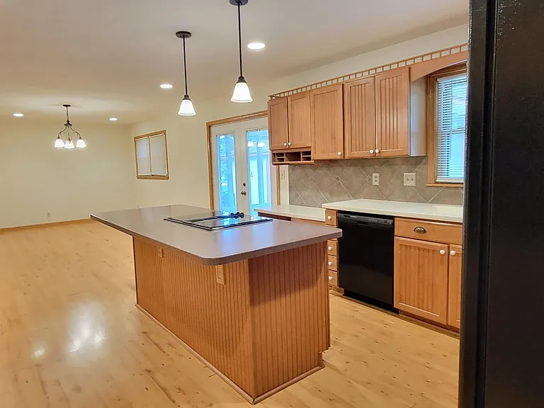 14411 W Maple St — Photo 17