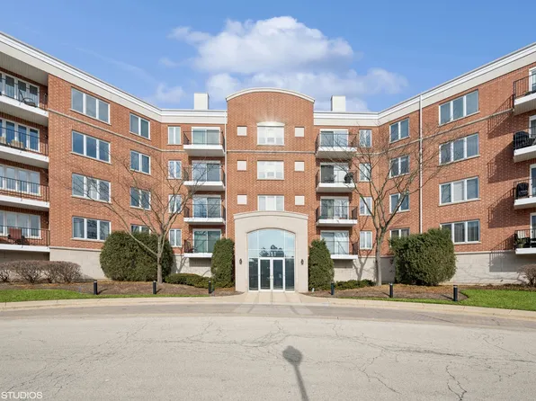 351 Town Place Cir APT 508, Buffalo Grove, IL 60089