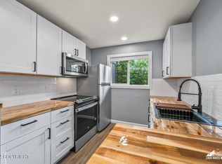 2121 Minerva Way #5-B, Anchorage, AK 99515