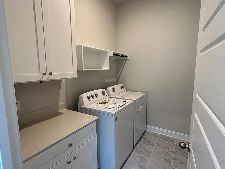 9008 Guadalupe St — Photo 29