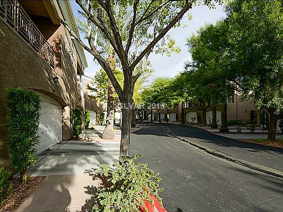 4th image of 9425 San Laguna Ct Unit 203