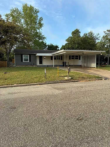 810 Pecan St Photo 1