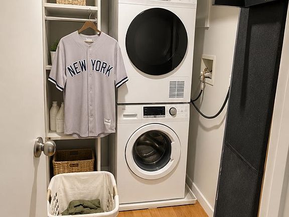 4th image of 700 Grove St APT 12R