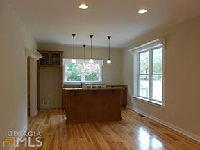3rd image of 499 Hickory Dr