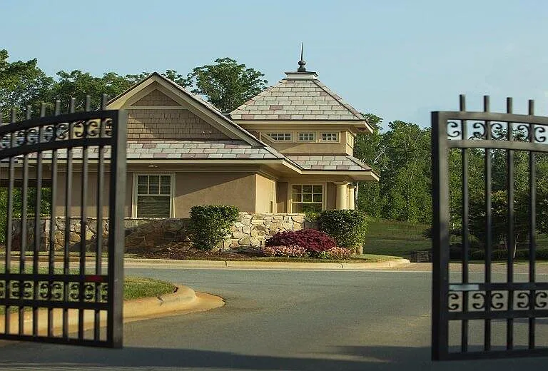 121 Sweet Briar Ln — Photo 18