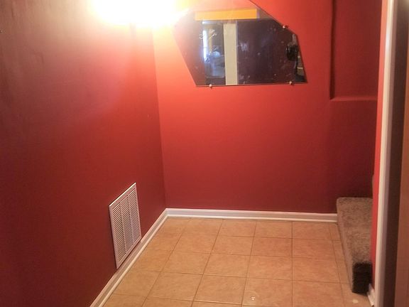 4th image of 1025 S 10th Ave #B