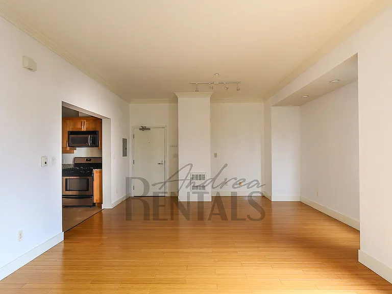 574 48th St #401 — Photo 2