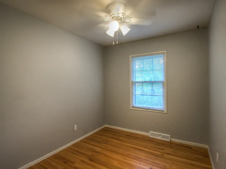 7747 Howe Dr — Photo 17