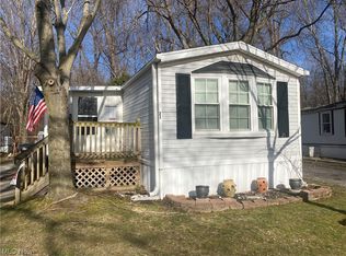 21 Hawaiian Dr, Madison, OH 44057