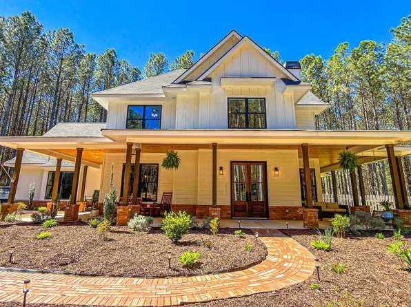 620 Fox Paw Leaf Ln, Ellijay, GA 30536