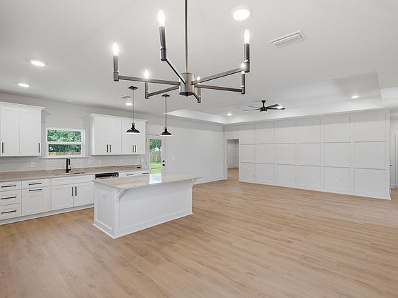 5th image of 2374 Salamanca St