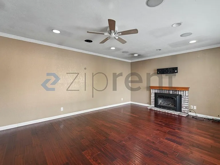 38071 Edward Ave — Photo 5