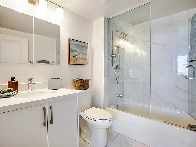 330 Spadina Rd — Photo 12
