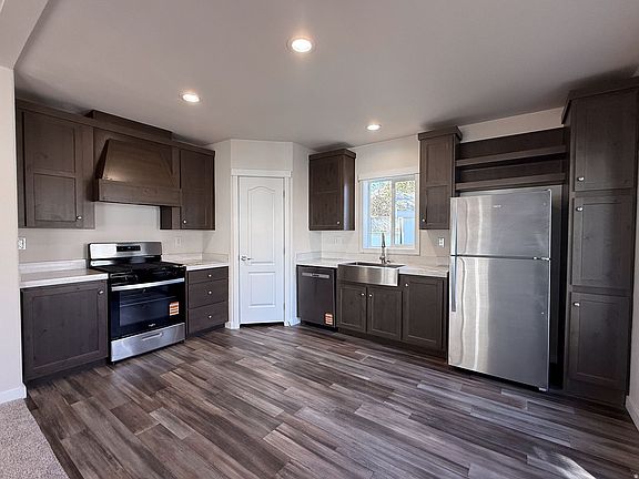 2nd image of 121 Barrington Way