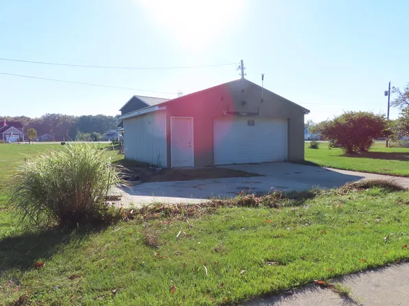 71285 Five Points Rd, Edwardsburg, MI 49112