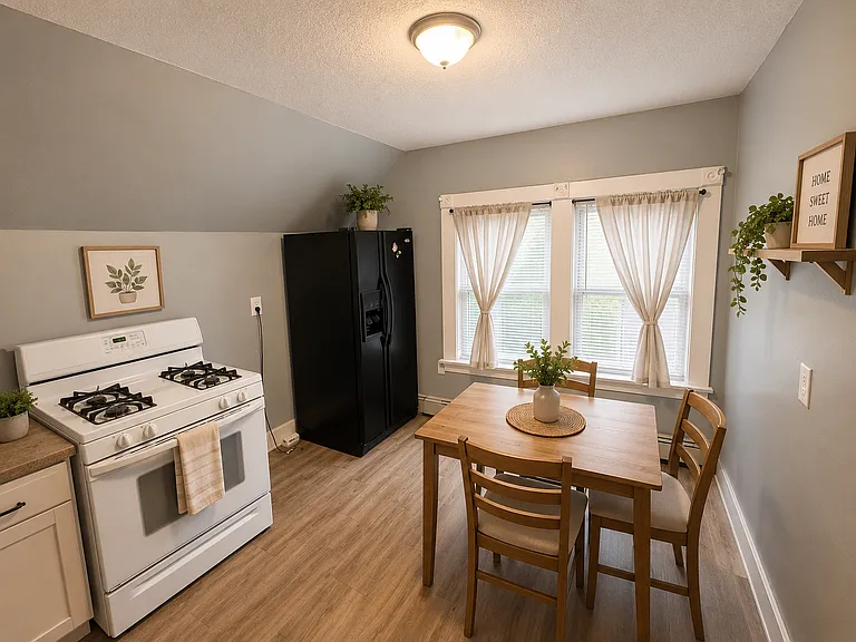 195 Edgewood St #3 — Photo 6