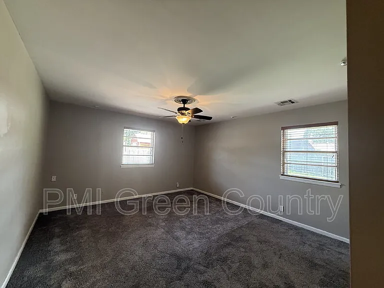 5919 E 45th St — Photo 17