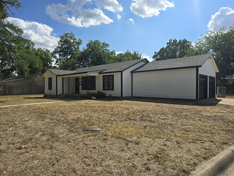933 Carondolet Ct — Photo 3