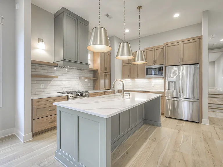 821 Acklen Ave — Photo 3