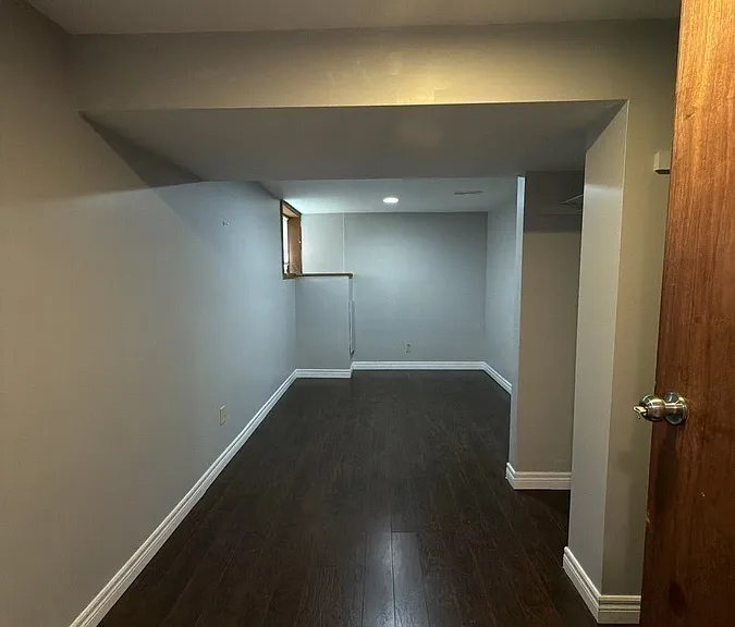 471 Randolph Ave — Photo 16