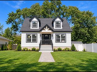 487 NEIGHBORHOOD ROAD, Shirley, NY 11967