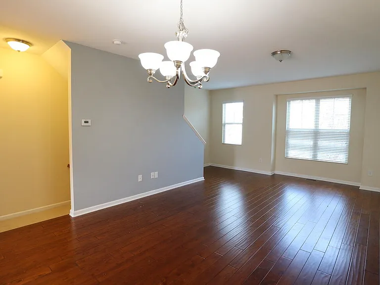 1517 Crafton Way — Photo 4