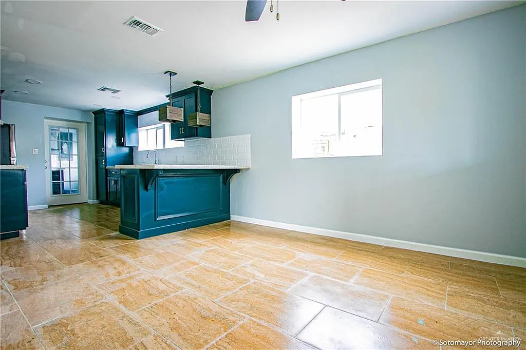 2 bed, 1.0 bath, 828 sqft, $1,350 — Photo 4
