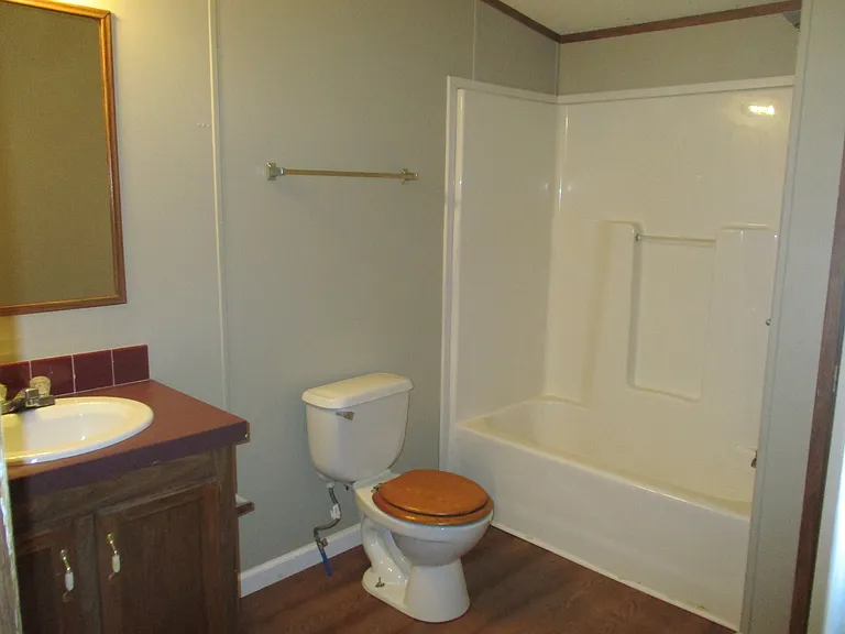 192 Zackary St — Photo 7