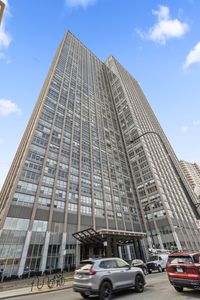 655 W Irving Park Rd APT 4417, Chicago, IL, 60613