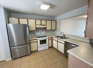 608 Squire Cir APT 103, Naples, FL 34104