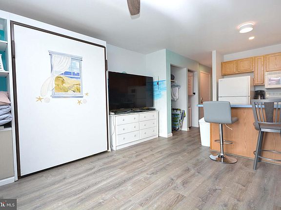 5th image of 202 S 32nd St #102