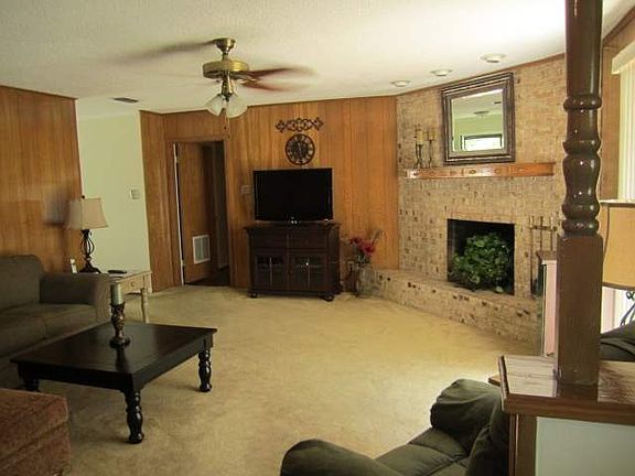 2nd image of 2814 Sherwood Dr