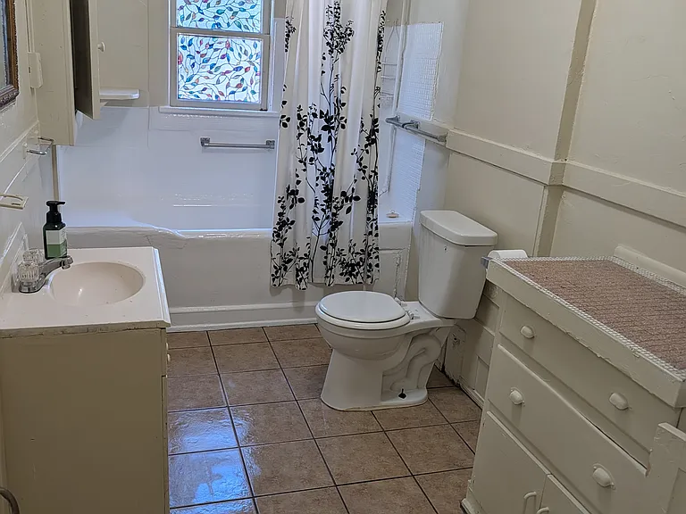 260 Orange Ave — Photo 4